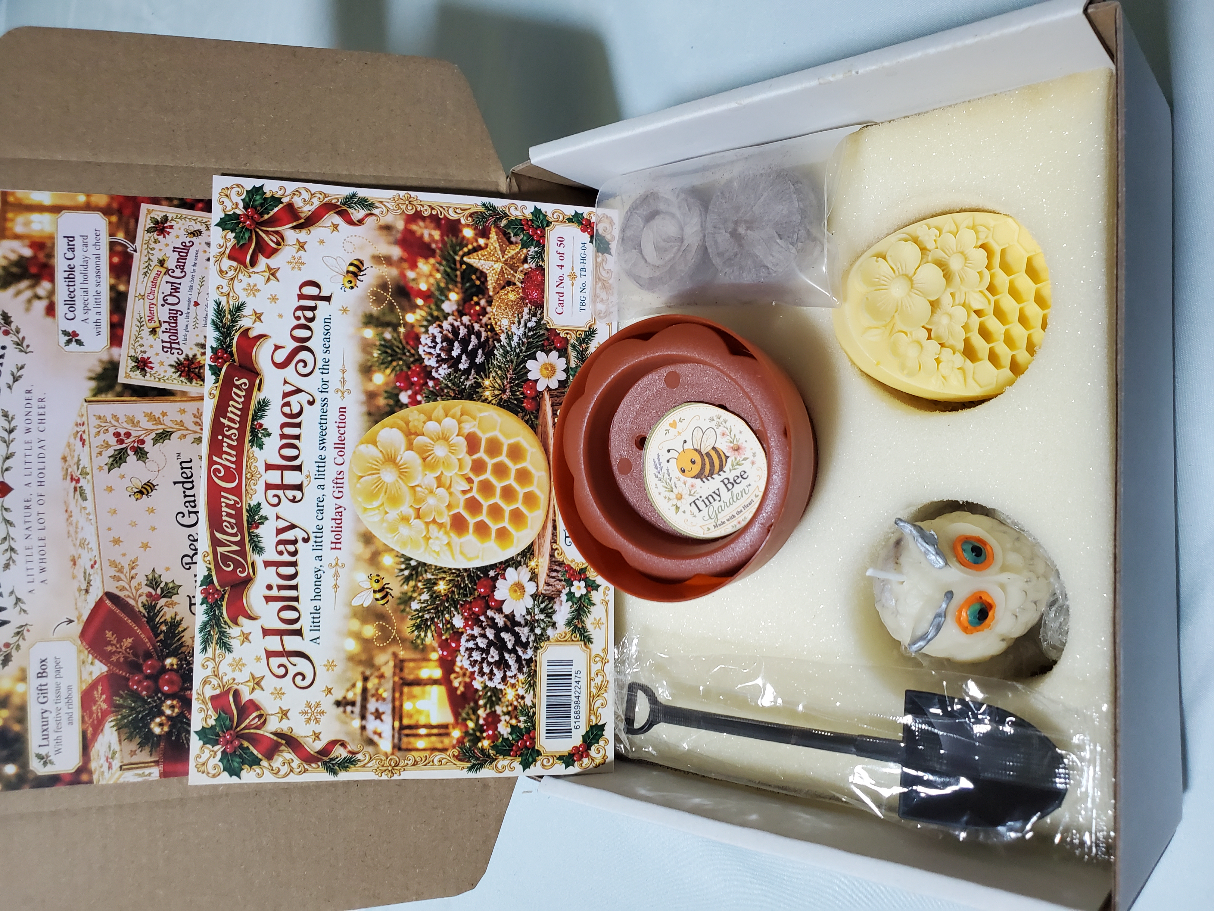 Handmade Candle of White Owl,  Handmade Soap+ seeds in Luxury Holiday Gift Box — Back